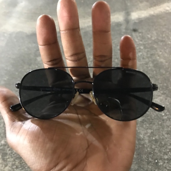 Michael kors sunglasses - Picture 2 of 7